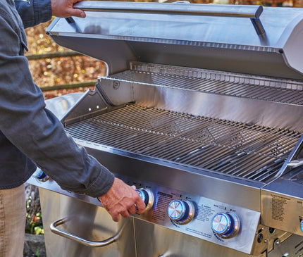 Monument Grills Full Stainless Propane Gas Grill 77352