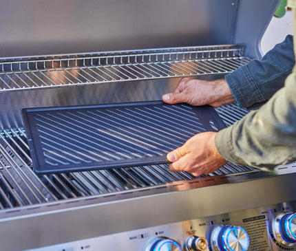 Monument Grills Full Stainless Propane Gas Grill 77352