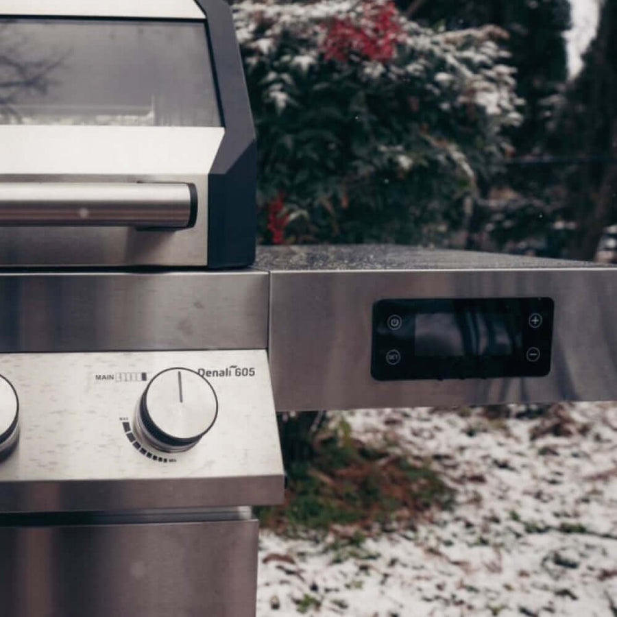 Monument Grills Stainless Smart Tech Natural/Propane Gas Grill Denali 605