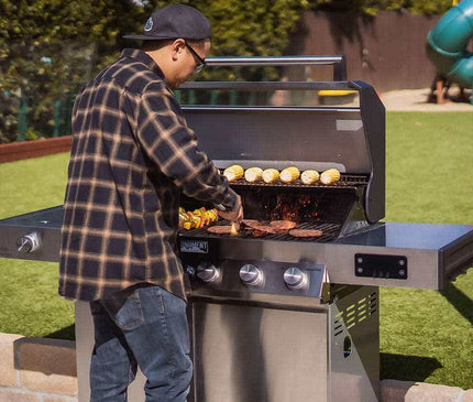 Monument Grills Stainless Smart Tech Natural/Propane Gas Grill Denali 605