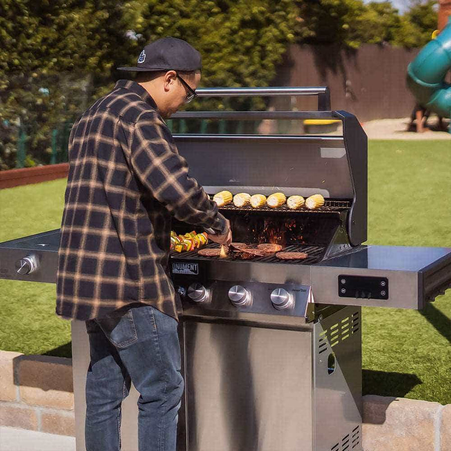 Monument Grills Stainless Smart Tech Natural/Propane Gas Grill Denali 605