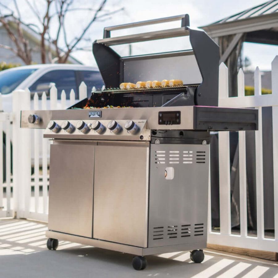 Monument Grills Stainless Smart Tech Natural/Propane Gas Grill Denali 605