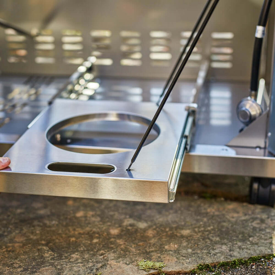Monument Grills Stainless Smart Propane Gas Grill Denali 605Pro