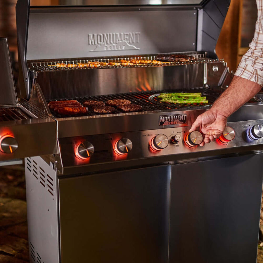 Monument Grills Stainless Smart Propane Gas Grill Denali 605Pro