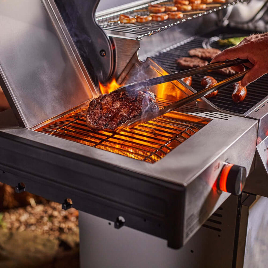 Monument Grills Stainless Smart Propane Gas Grill Denali 605Pro