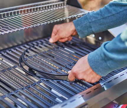 Monument Grills Stainless Smart Propane Gas Grill Denali 605Pro