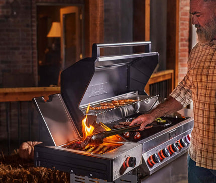 Monument Grills Stainless Smart Propane Gas Grill Denali 605Pro