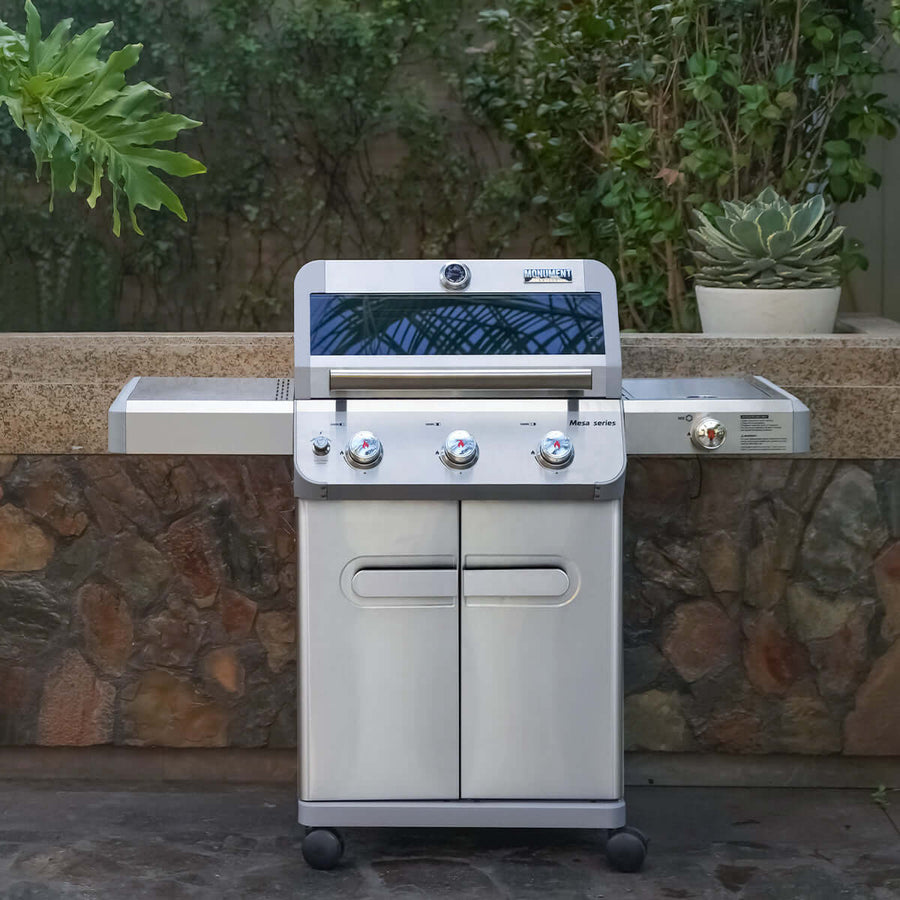 Monument Grills Stainless Propane Gas Grill Mesa 305