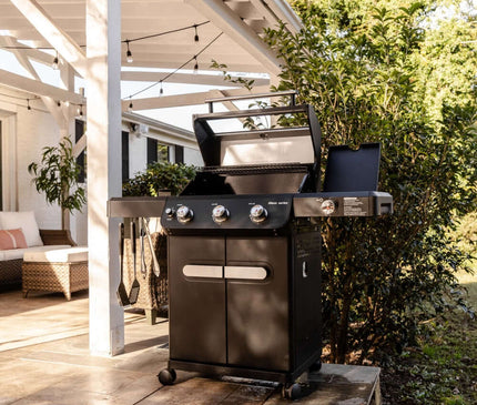 Monument Grills Black Propane Gas Grill Mesa 325