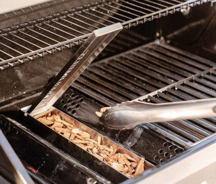 Monument Grills Black Propane Gas Grill Mesa 325
