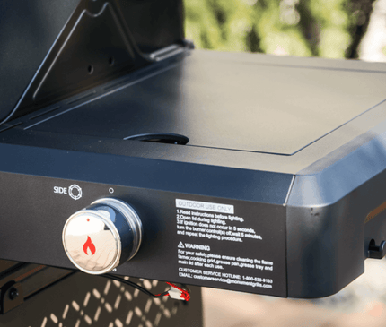 Monument Grills Black Propane Gas Grill Mesa 325