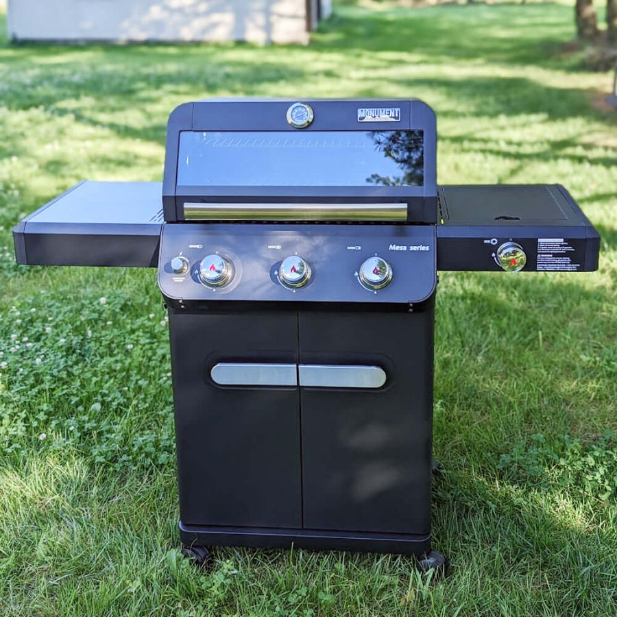 Monument Grills Black Propane Gas Grill Mesa 325