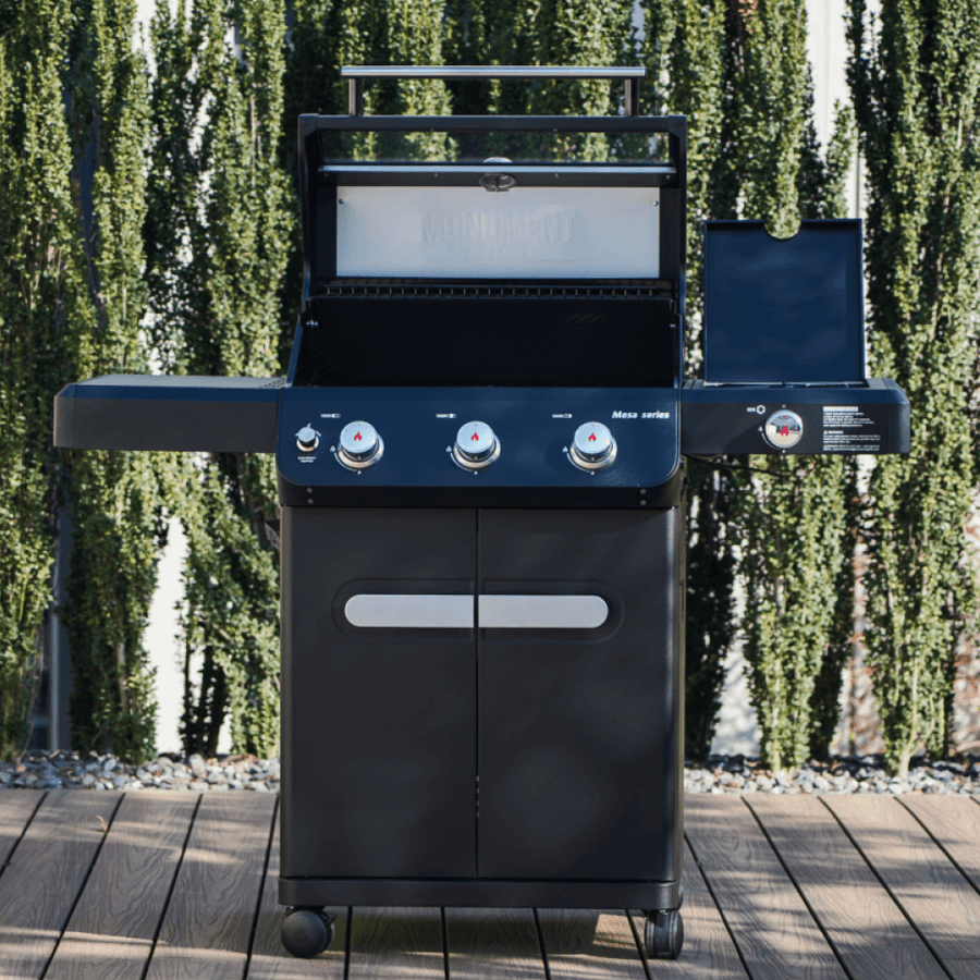 Monument Grills Black Propane Gas Grill Mesa 325